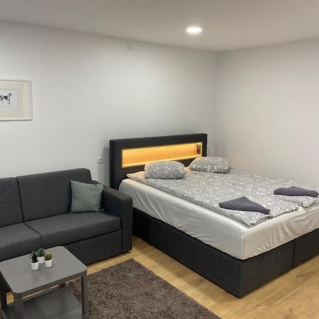Akmene Center Apartment Naujoji Akmene Eksteriør bilde